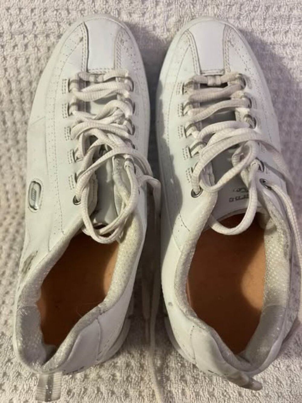 🐻Size 8.5 - Skechers - Women's White Athletic Shoes - Some Wear